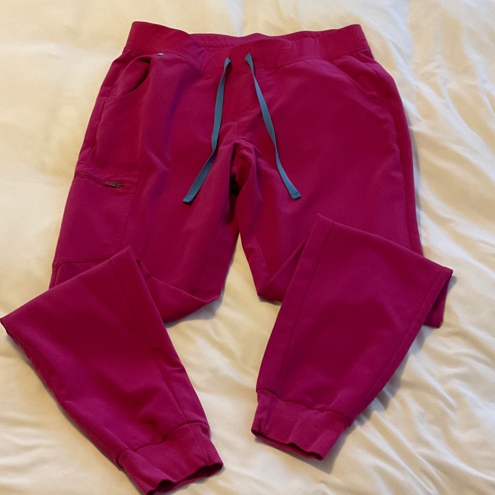 Figs Scrub Set with Blue Drawstring joggers in raspberry sorbet color. - Picture 5 of 5